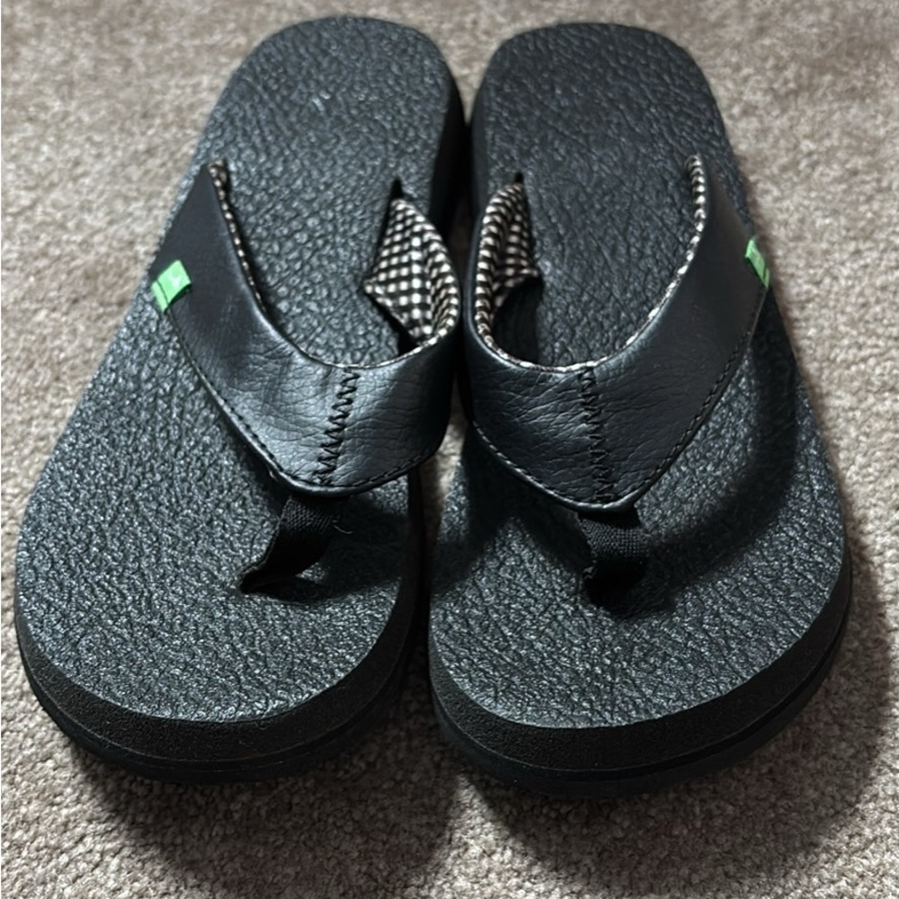 Sanuk Black Flip Flops